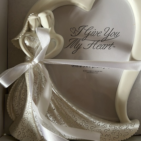 BNIB Wedding picture frame ivory silver fits 5x7 photo - Picture 3 of 5